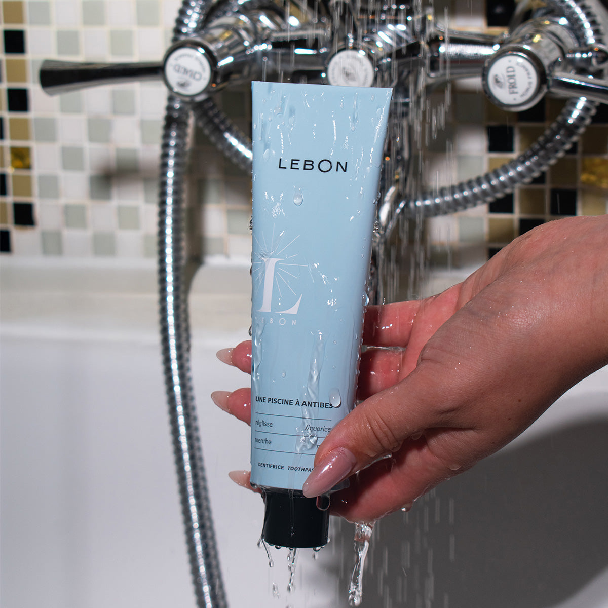 Une Piscine à Antibes Toothpaste 75 ml