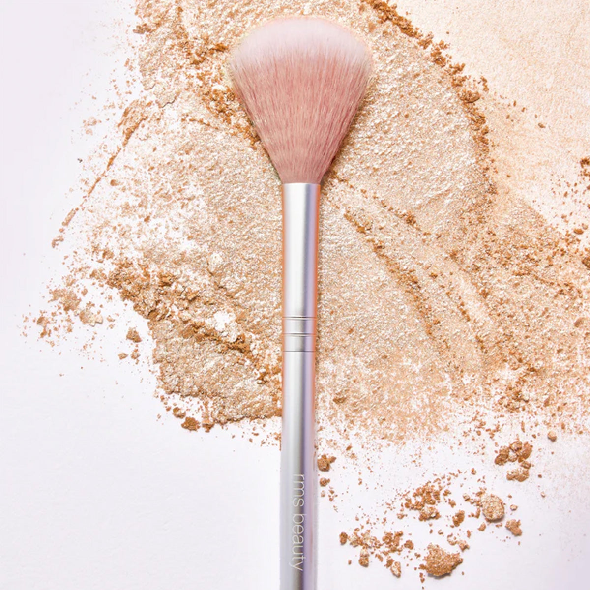 Skin2Skin Classic Fan Brush